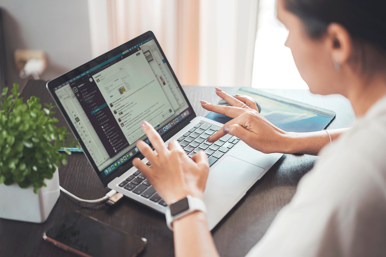 Managing a secure closing online from a laptop